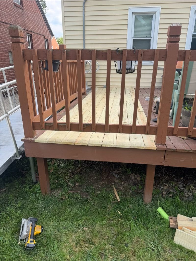Deck & Fence Builder project timeline in Methuen